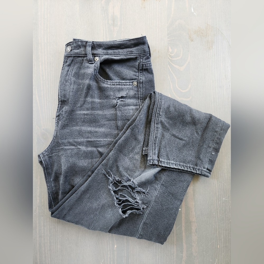 American Eagle Distressed Straight Leg Mom Jeans- Size 8 Long